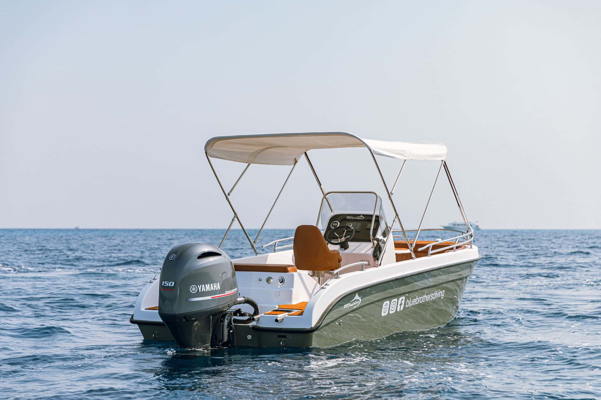 Blue Brothers 1 speedboat with Yamaha engine on the Red Sea